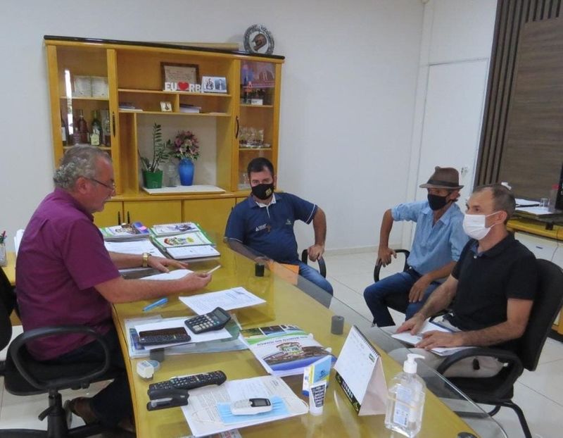 Zeca Dirceu garante recursos para agricultura de Rio Bonito do Iguaçu