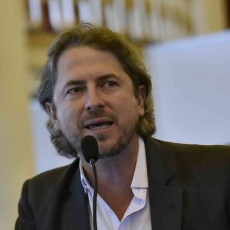 Hino de Bolsonaro é uma barriga roncando de fome