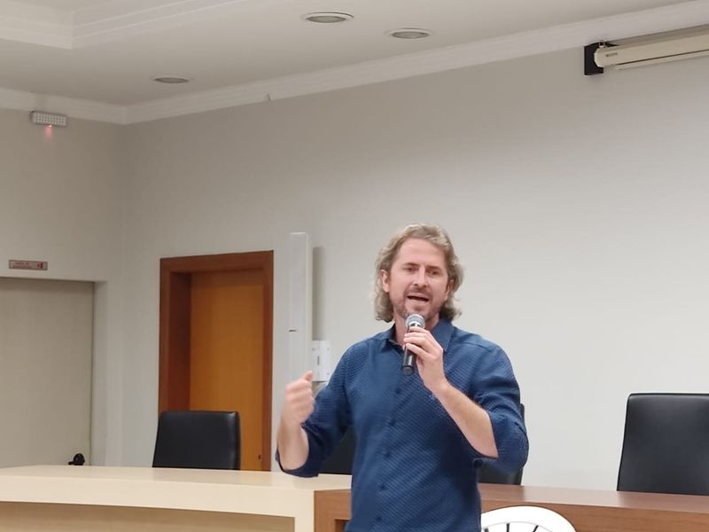 Para Zeca Dirceu, reunião de Bolsonaro com embaixadores “foi um ato criminoso”