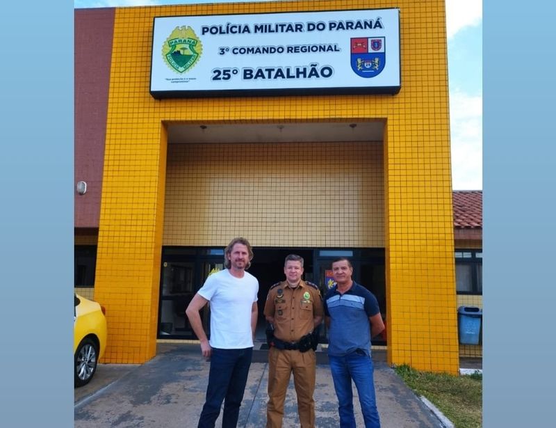 Zeca Dirceu visita o comandante do 25⁰ BPM e diz que é hora de promover a paz