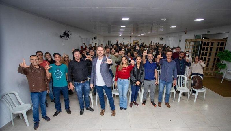Zeca Dirceu reúne lideranças de 7 cidades da região de Laranjeiras do Sul