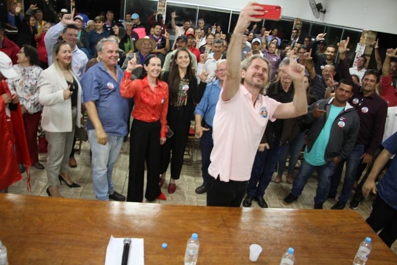 Lançamento da campanha de Zeca Dirceu em Colorado reúne lideranças de oito cidades da região