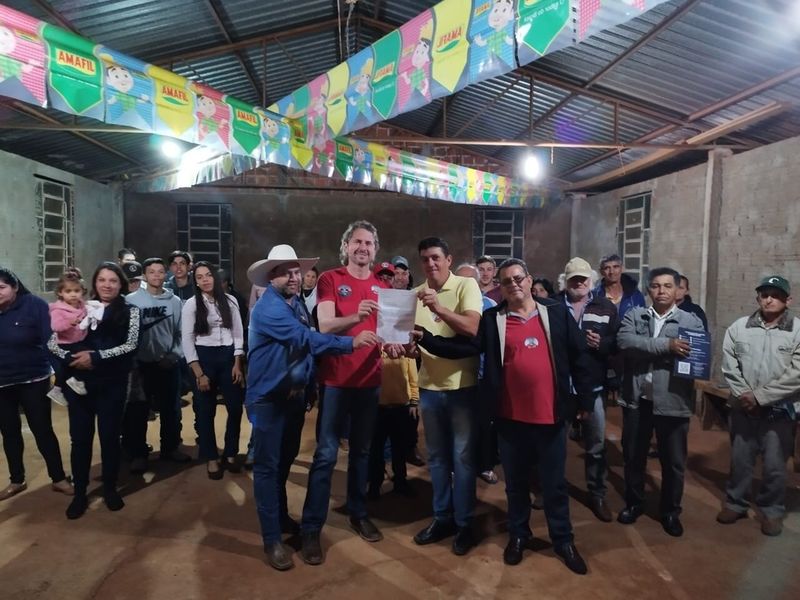 Na comunidade São Miguel de Araruna, Zeca Dirceu reforça compromisso com sericicultores