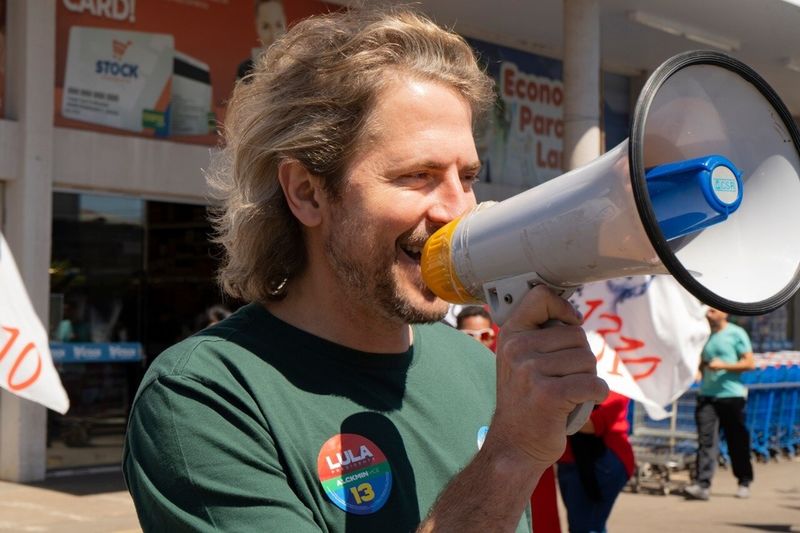 “Vamos eleger Lula no 1º turno em paz e sem ódio”, diz Zeca Dirceu