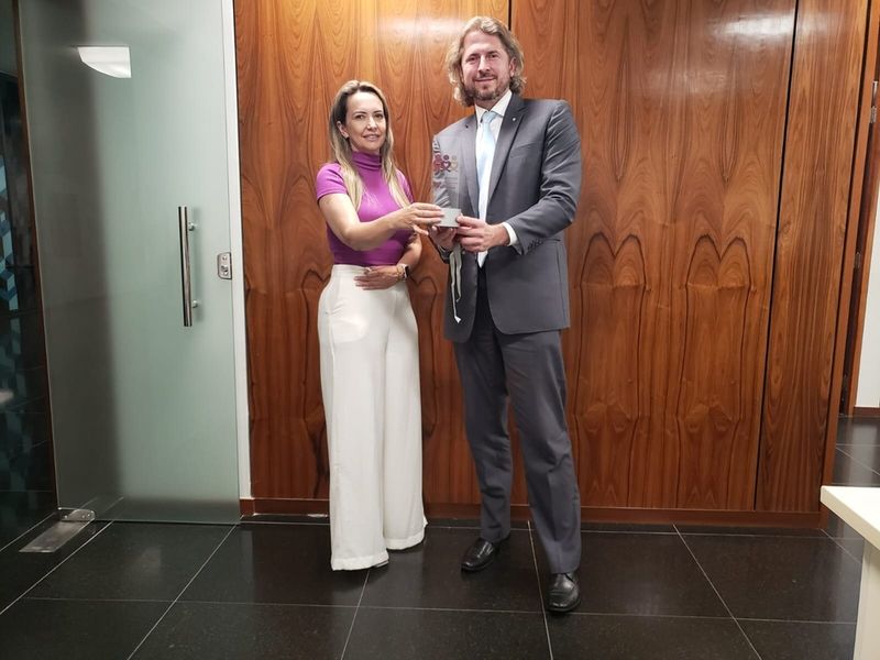 Zeca Dirceu recebe prêmio “deputado amigo da Uopeccan”