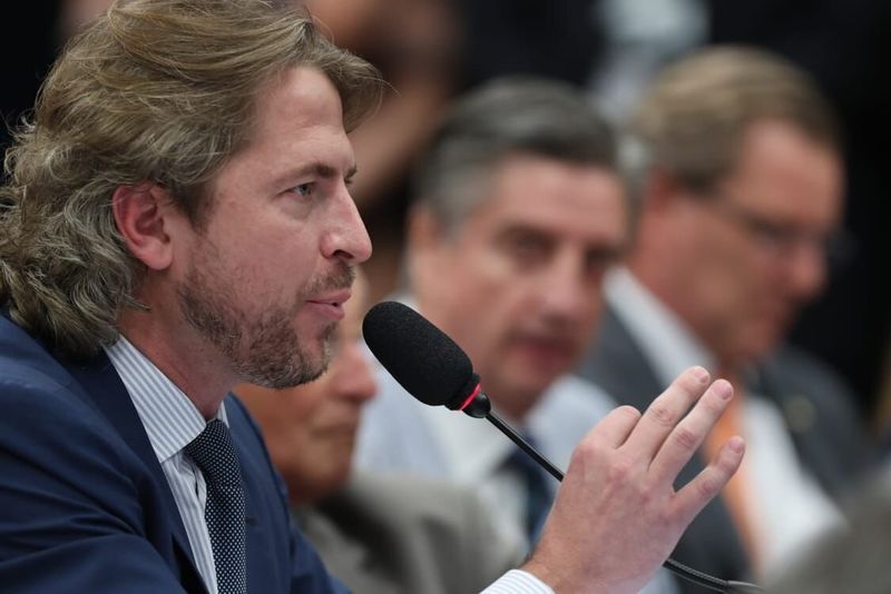 PEC retoma Bolsa Família ampliado a partir de 2023