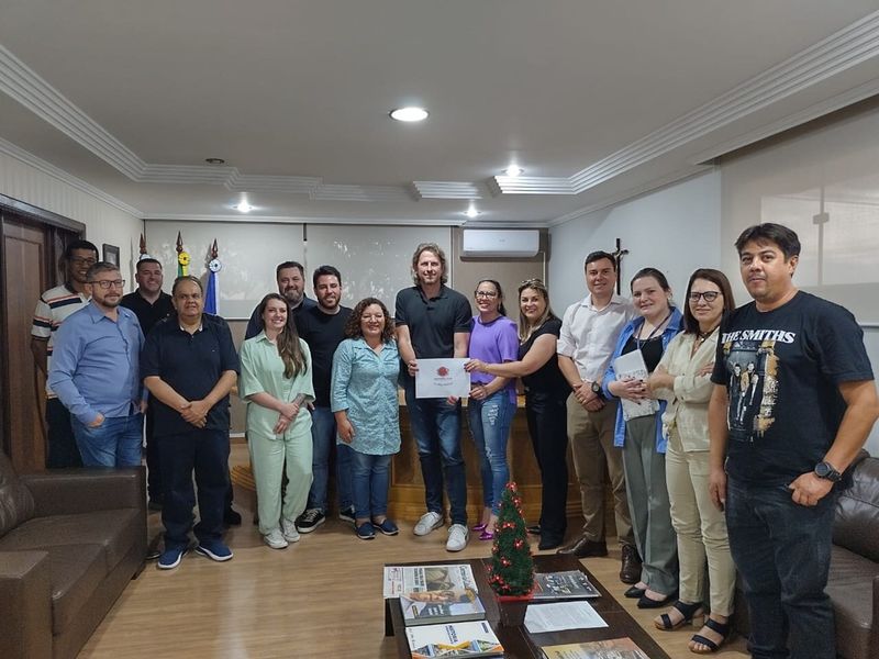Zeca Dirceu visita Câmara de Guarapuava e define projetos para o município