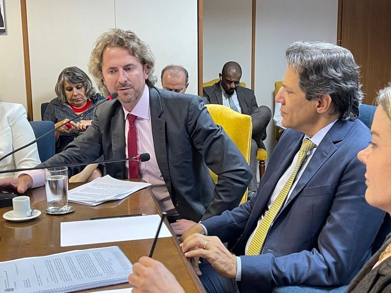 PT apoia reforma tributária proposta por Haddad para impulsionar crescimento e empregos no País