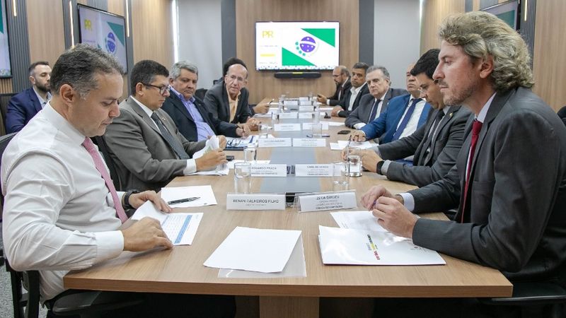 Zeca Dirceu articula com ministro pavimentação da última etapa da Boiadeira