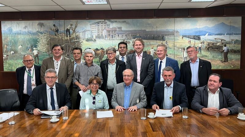 Governo Lula vai subsidiar produtores de leite no País