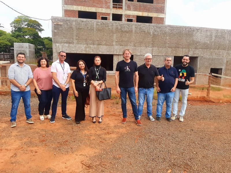 Zeca Dirceu garante R$ 2 milhões para a saúde de Cianorte e acompanha obras do Hospital Regional