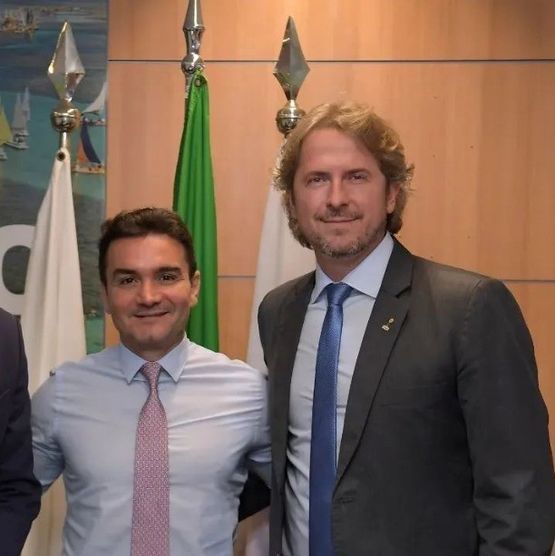 Ministro do Turismo inaugura Centro de Eventos de Umuarama