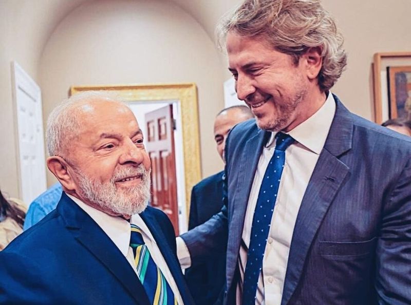Salto na balança comercial brasileira mostra resultado das viagens de Lula, diz Zeca Dirceu