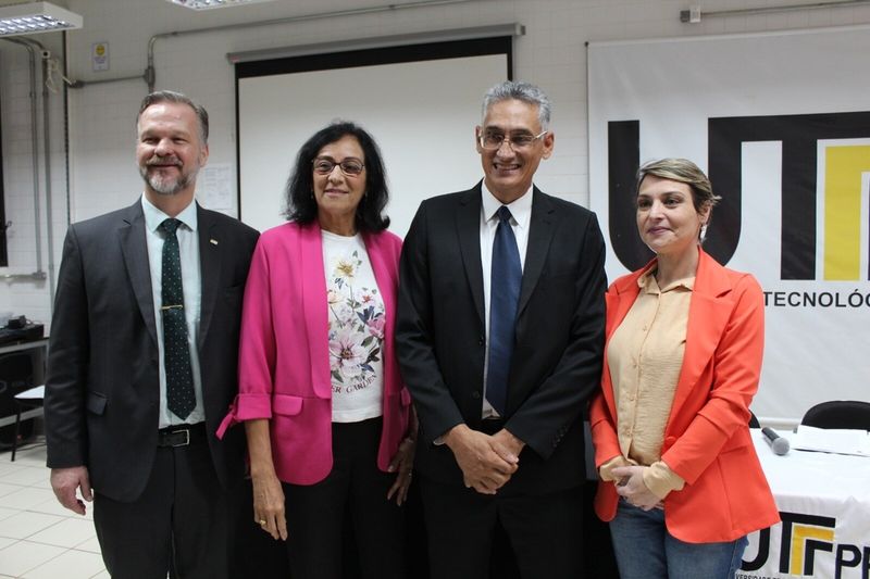 Zeca Dirceu garante R$ 2 milhões para Universidade Tecnológica Federal do Paraná