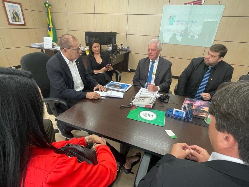 “Alvorada do Sul merece, precisa e vamos lutar por um campus do Instituto Tecnológico no município”, defende Zeca Dirceu.