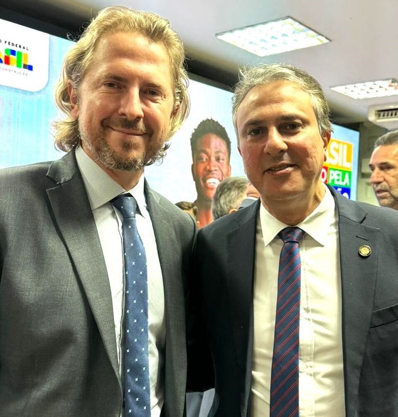 Dia histórico para a educação, diz Zeca Dirceu sobre retomada das obras da Unila