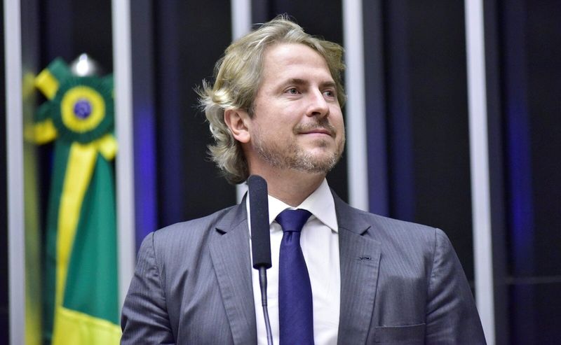 Zeca Dirceu apresenta ‘PL da Conja’ que proíbe mudança de domicílio eleitoral