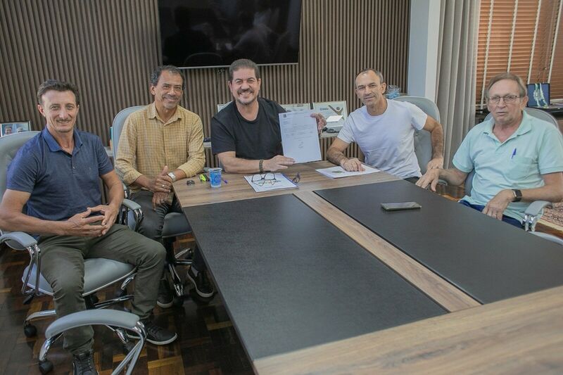 Zeca Dirceu garante R$ 400 mil para Laranjeiras do Sul