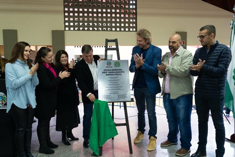 Zeca Dirceu participa de inauguração da escola em Umuarama e reforça compromisso com educação em tempo integral