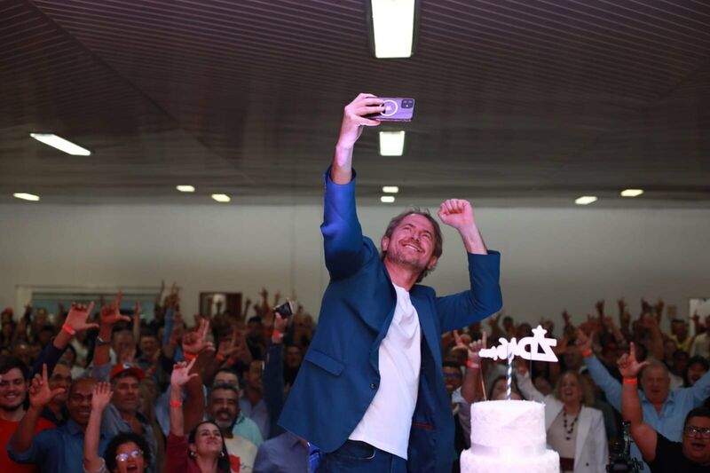 Com 27 municípios do oeste do Paraná, Zeca Dirceu comemora aniversário solidário em Cascavel