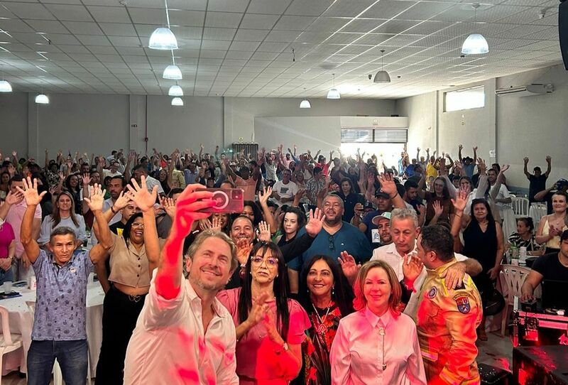 Com mais de mil lideranças e anúncio de investimentos, Zeca Dirceu realiza aniversário solidário em Cruzeiro do Oeste