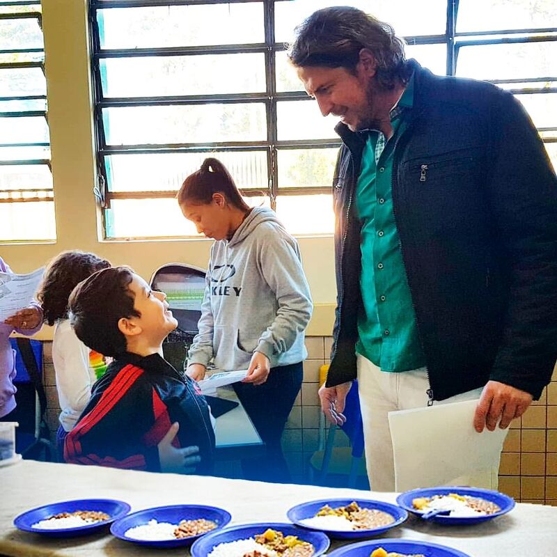 “Merenda boa garante criança na escola”, disse Zeca Dirceu