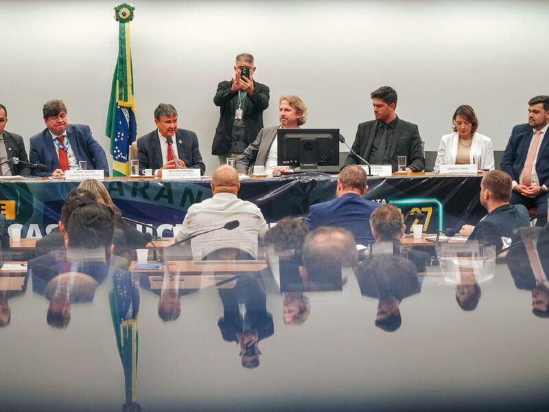 Ministros Paulo Teixeira e Wellington Dias reforçam compromisso de democratizar as políticas em encontro de lideranças do Paraná