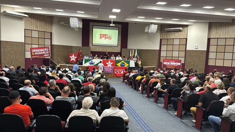 Plenária do PT em Maringá pede mudança e renovação na direção do partido