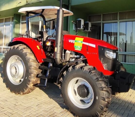 Zeca Dirceu entrega trator e reforça apoio à agricultura familiar em Marmeleiro