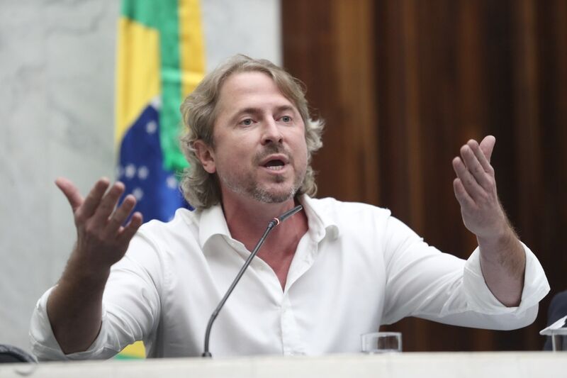 Zeca Dirceu defende educação como prioridade estratégica no debate do novo PNE: “sem orçamento, não há educação de qualidade”