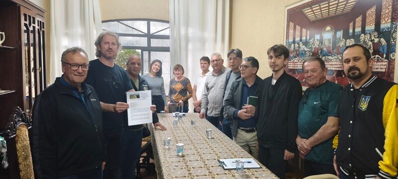 Zeca Dirceu recebe pedido de apoio para construção da Praça do Imigrante Ucraniano em Campo Mourão