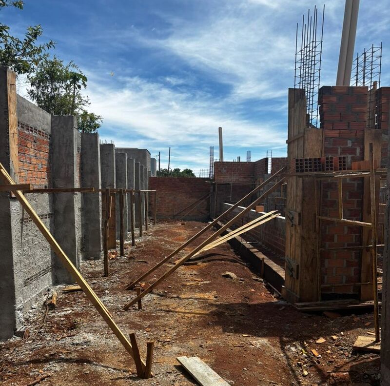 Com apoio de Zeca Dirceu, Laranjal recebe obras da UBS, unidade odontológica móvel e ônibus escolar