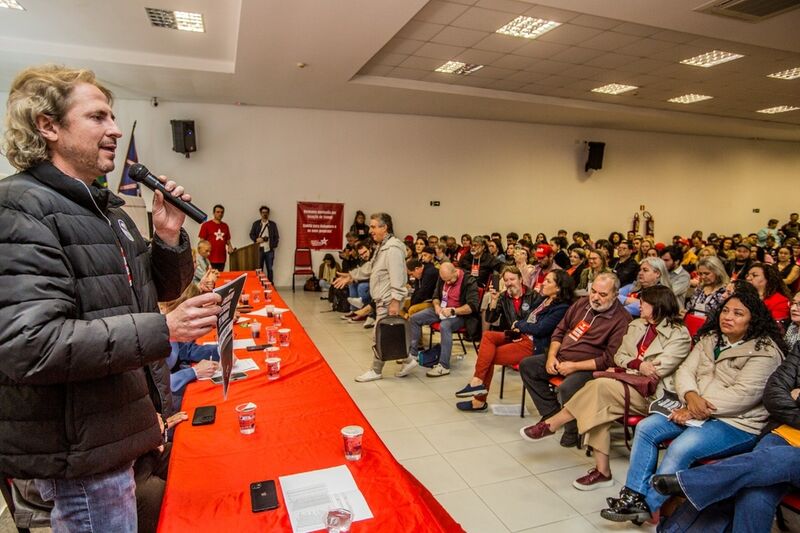 Zeca Dirceu defende isenção do Imposto de Renda até R$ 5 mil e convoca militância à mobilização