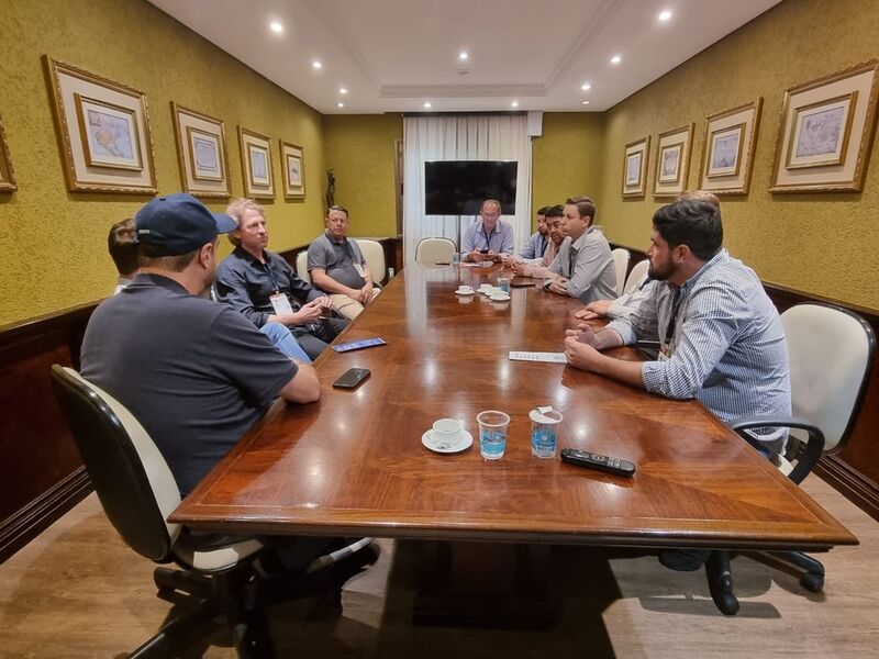 Em Caravana Federativa, Zeca Dirceu se reúne com prefeitos do Oeste para buscar soluções para o CONSAMU