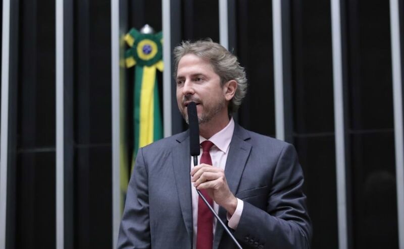 Zeca Dirceu denuncia: MP de Bolsonaro permitiu até consignado em nome de crianças