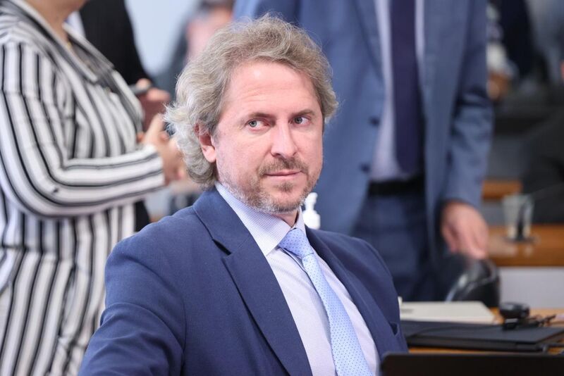 Indignado, Zeca Dirceu detona deputados bolsonaristas: rasgaram R$ 30 bilhões para a segurança pública
