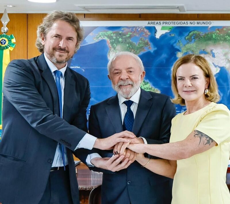 Obras do PAC e Itaipu impulsionam Lula e Gleisi no Paraná, aponta Zeca Dirceu