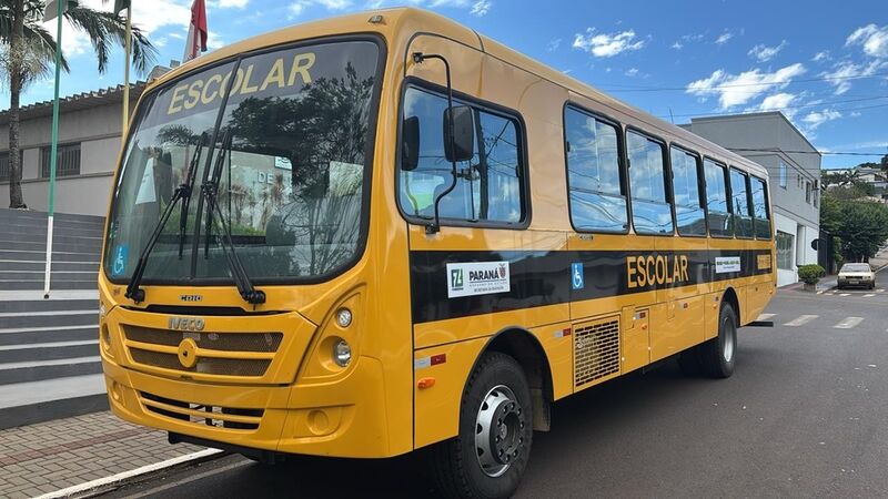 Ônibus escolar viabilizado por Zeca Dirceu chega a Verê e reforça estrutura da educação municipal