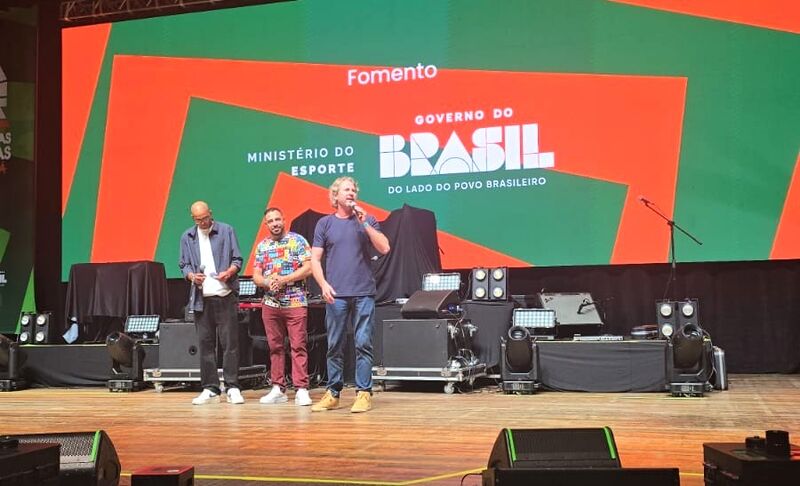 Zeca Dirceu participa da abertura da Taça das Favelas e anuncia recursos para edição de 2027