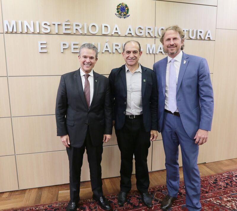 Ministério da Agricultura vai reestruturar unidades no Paraná, adianta Zeca Dirceu