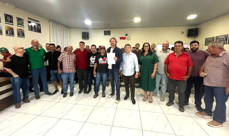 Emenda de Zeca Dirceu leva novo carro para saúde de Rosário do Ivaí