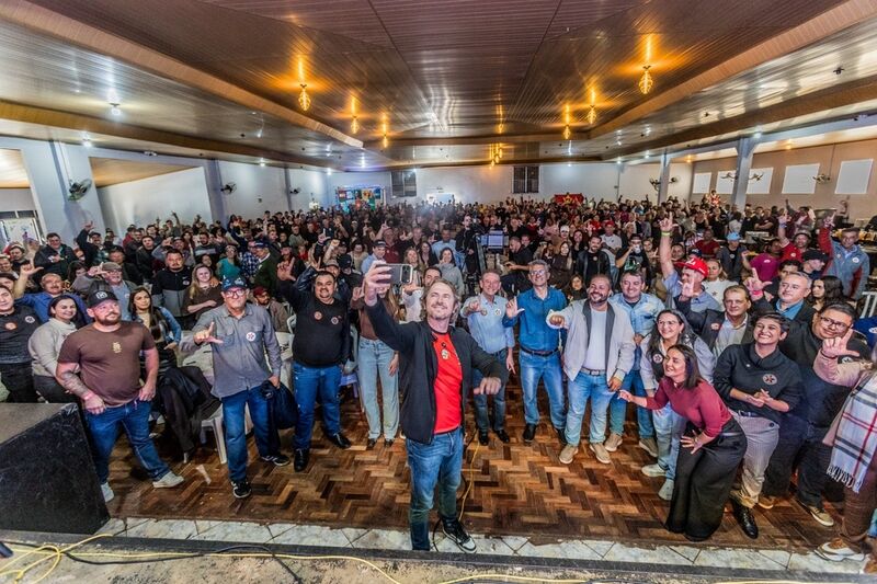 Lideranças do Oeste destacam investimentos e atuação de Zeca Dirceu durante Aniversário Solidário em Cascavel