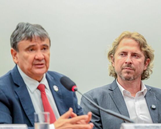 Zeca Dirceu entrega R$ 100 mil para a rede de Assistência Social que atende famílias de Alto Piquiri