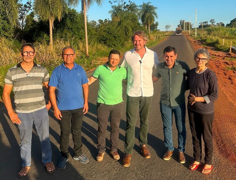 Produtores rurais ganham segundo trecho asfaltado na Estrada do Cantinho